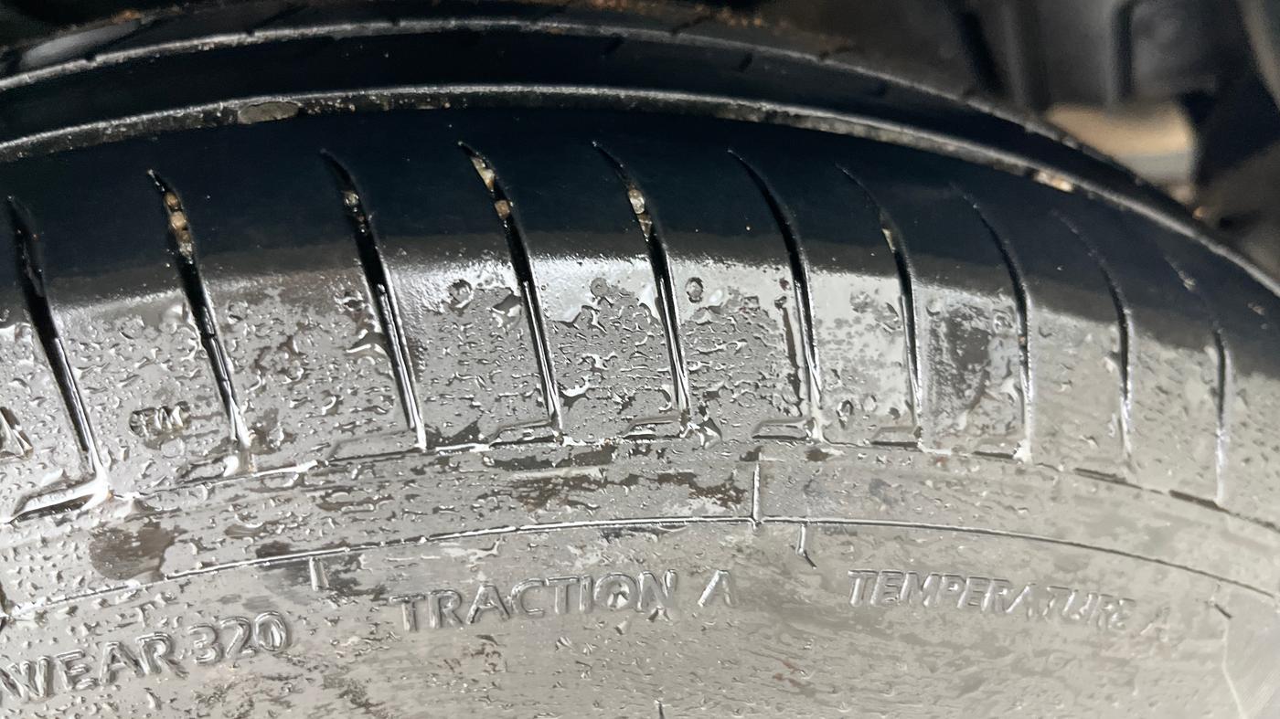 2025 Maruti Dzire VXI AMT, Petrol, Automatic, 25,150 km, Right Rear Tyre Tread
