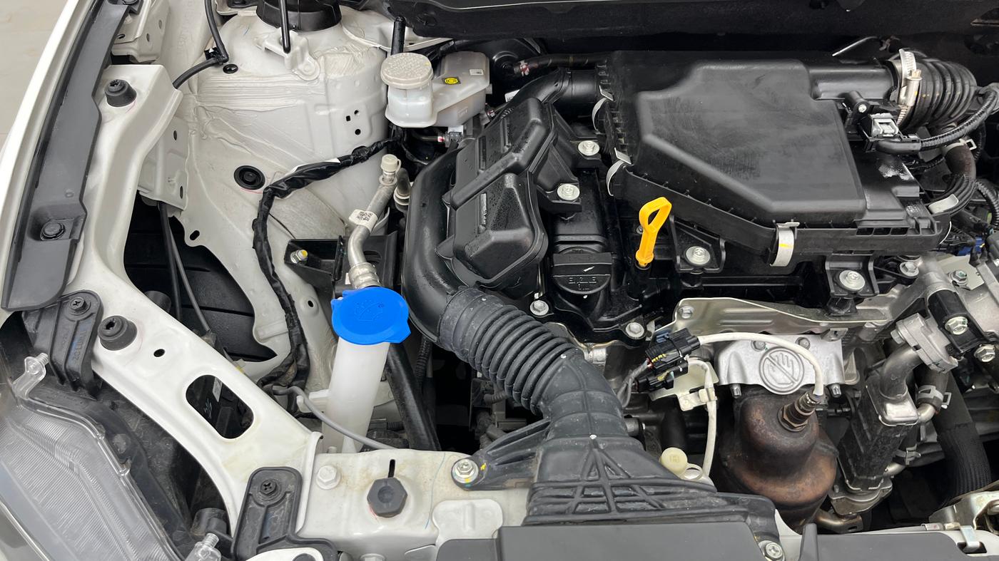 2025 Maruti Dzire VXI AMT, Petrol, Automatic, 25,150 km, Engine View - Right