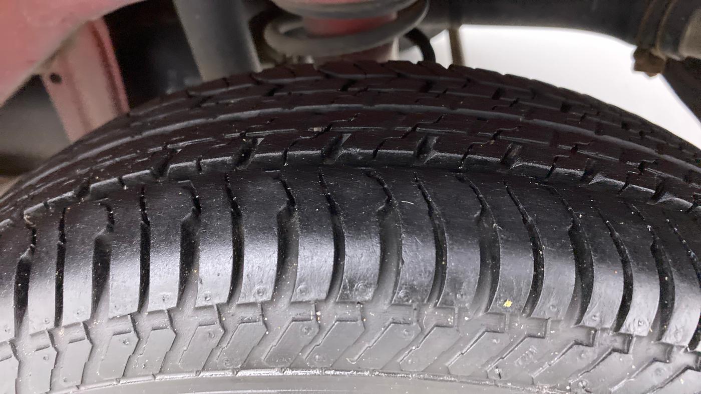 2013 Maruti Alto K10 LXI P, Petrol, Manual, 42,243 km, Left Rear Tyre Tread