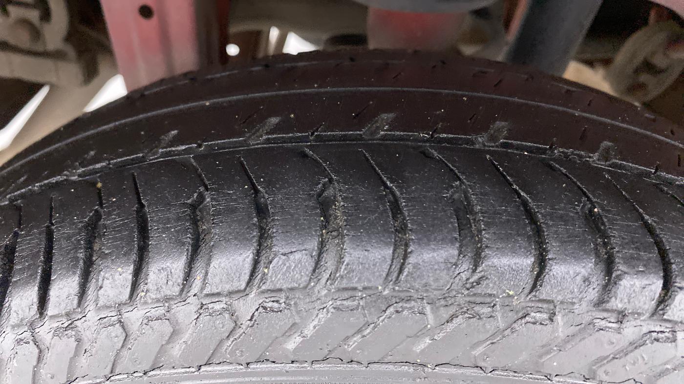 2013 Maruti Alto K10 LXI P, Petrol, Manual, 42,243 km, Right Rear Tyre Tread