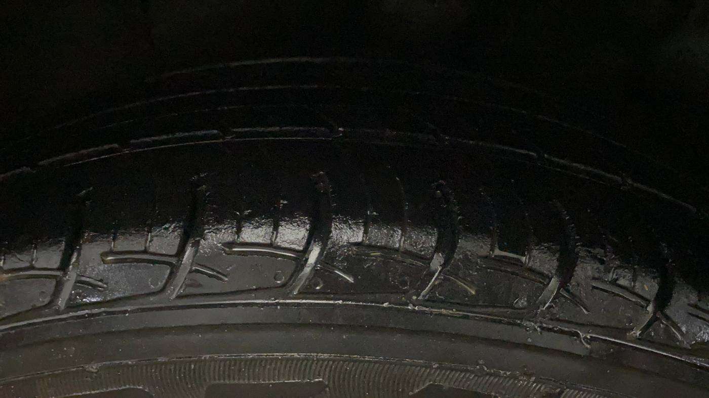 2018 Hyundai Elite i20 ASTA 1.2, Petrol, Manual, 44,151 km, Left Front Tyre Tread
