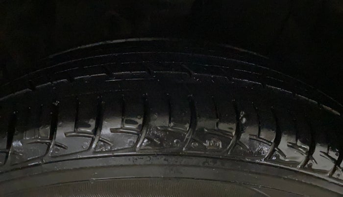 2018 Hyundai Elite i20 ASTA 1.2, Petrol, Manual, 44,052 km, Right Front Tyre Tread