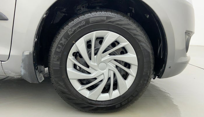 2013 Maruti Swift VDI, Diesel, Manual, 1,22,629 km, Right Front Wheel