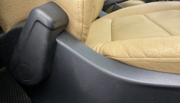 2019 Volkswagen Ameo Trendline 1.0, Petrol, Manual, 37,487 km, Driver Side Adjustment Panel