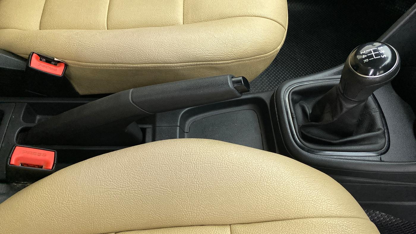 2019 Volkswagen Ameo Trendline 1.0, Petrol, Manual, 37,487 km, Gear Lever