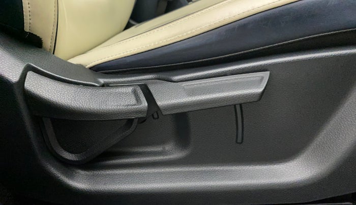 2022 KIA CARENS LUXURY PLUS 1.4 PETROL 6 STR, Petrol, Manual, 4,710 km, Driver Side Adjustment Panel