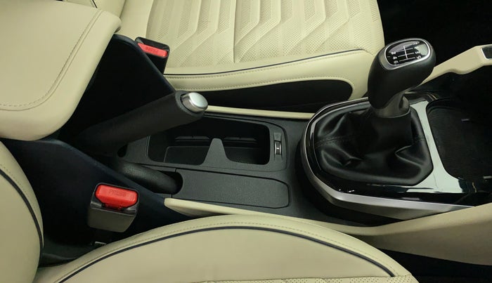 2022 KIA CARENS LUXURY PLUS 1.4 PETROL 6 STR, Petrol, Manual, 4,710 km, Gear Lever
