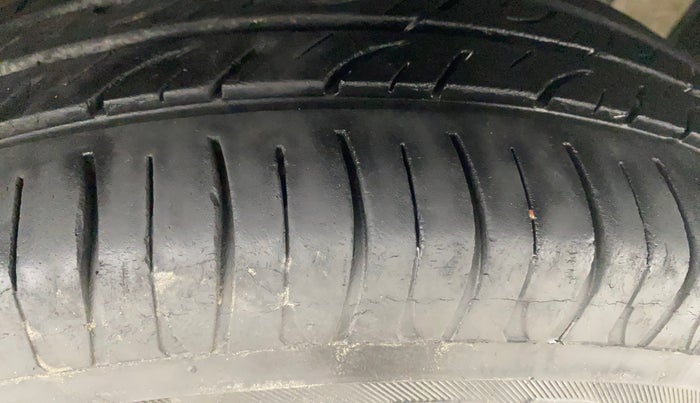 2016 Maruti Celerio ZXI AMT, Petrol, Automatic, 72,195 km, Right Front Tyre Tread