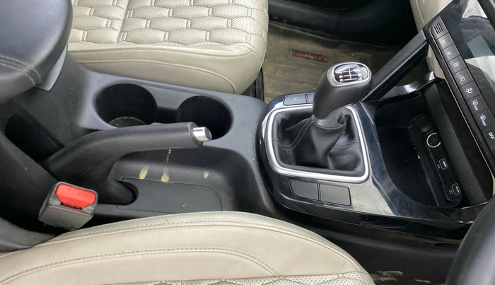 2020 KIA SELTOS HTX 1.5 PETROL, Petrol, Manual, 52,675 km, Gear Lever