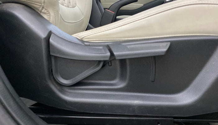 2020 KIA SELTOS HTX 1.5 PETROL, Petrol, Manual, 52,675 km, Driver Side Adjustment Panel