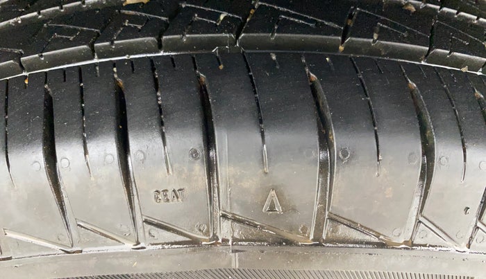 2024 Renault TRIBER RXL MT, Petrol, Manual, 5,369 km, Left Rear Tyre Tread