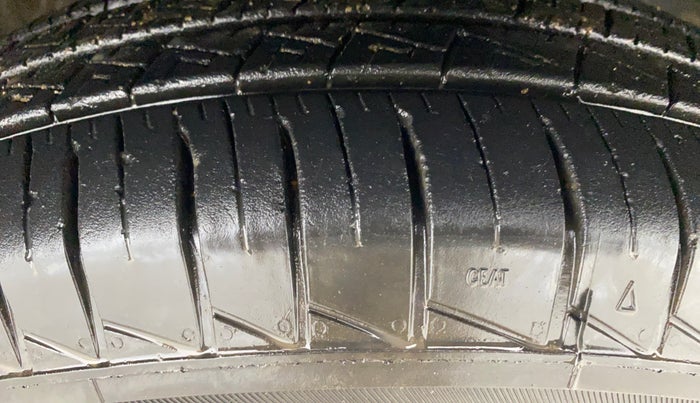 2024 Renault TRIBER RXL MT, Petrol, Manual, 5,369 km, Right Front Tyre Tread