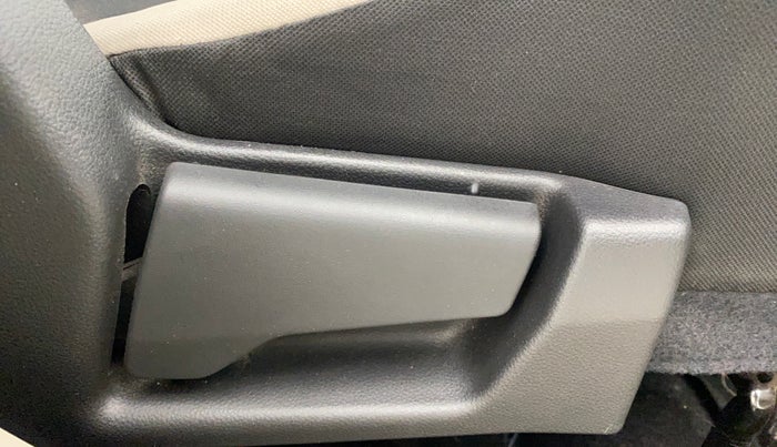 2024 Renault TRIBER RXL MT, Petrol, Manual, 5,369 km, Driver Side Adjustment Panel