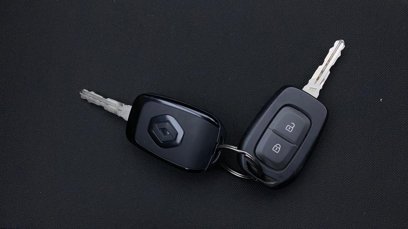 2024 Renault TRIBER RXL MT, Petrol, Manual, 5,465 km, Key Close Up