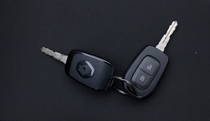 2024 Renault TRIBER RXL MT, Petrol, Manual, 5,369 km, Key Close Up