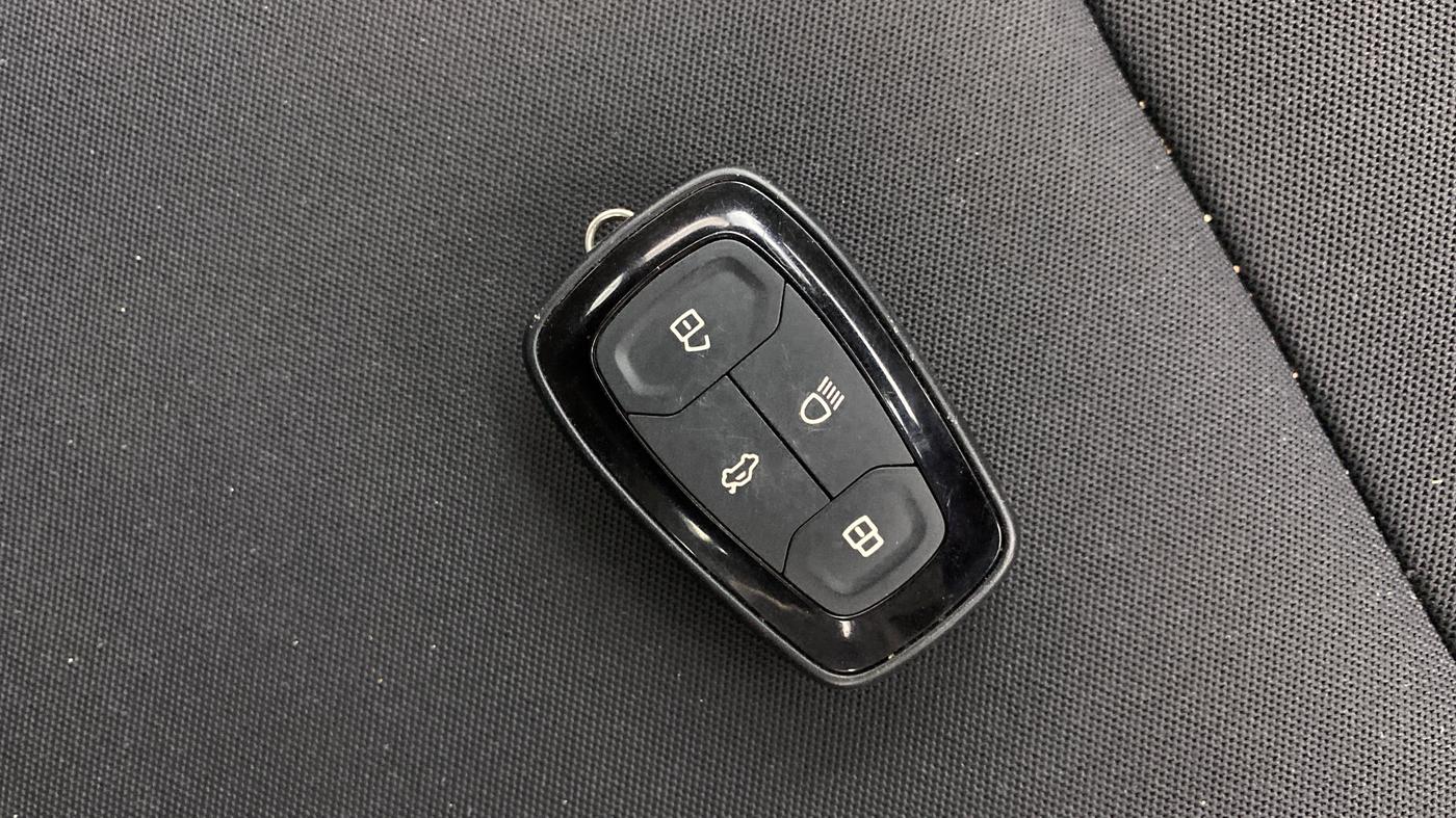 2023 Tata NEXON CREATIVE  AMT 1.2 PETROL, Petrol, Automatic, 36,568 km, Key Close Up