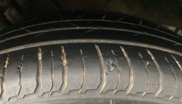 2021 Hyundai NEW I20 ASTA (O) 1.5 CRDI MT, Diesel, Manual, 40,974 km, Left Front Tyre Tread