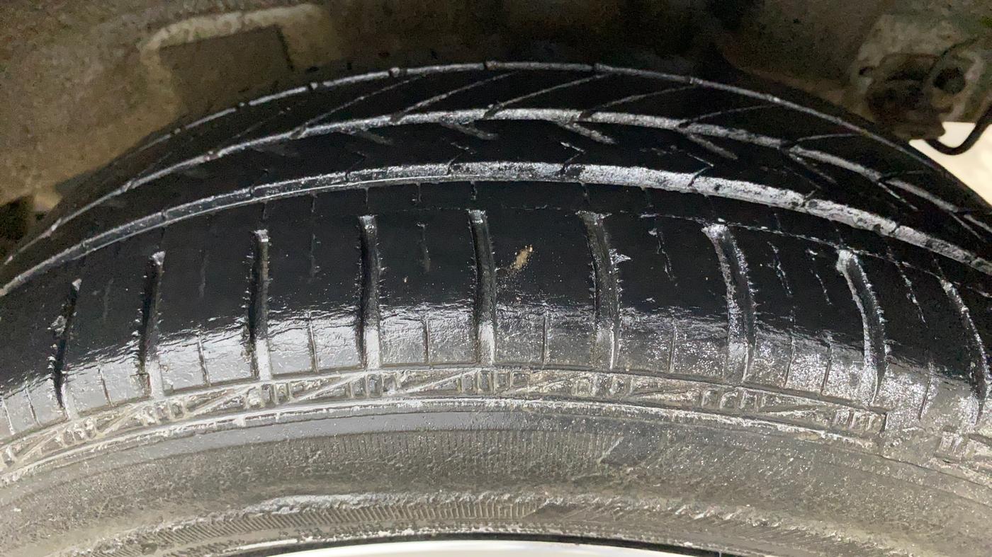 2017 Hyundai Grand i10 SPORTZ (O) AT 1.2 KAPPA VTVT, Petrol, Automatic, 75 km, Left Rear Tyre Tread