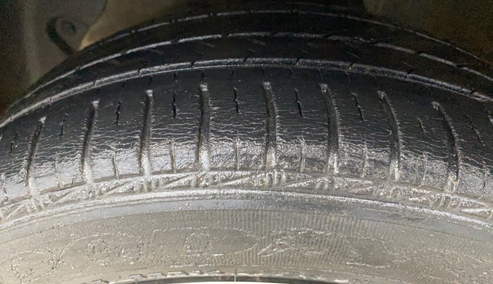 2017 Hyundai Grand i10 SPORTZ (O) AT 1.2 KAPPA VTVT, Petrol, Automatic, 25,292 km, Left Front Tyre Tread