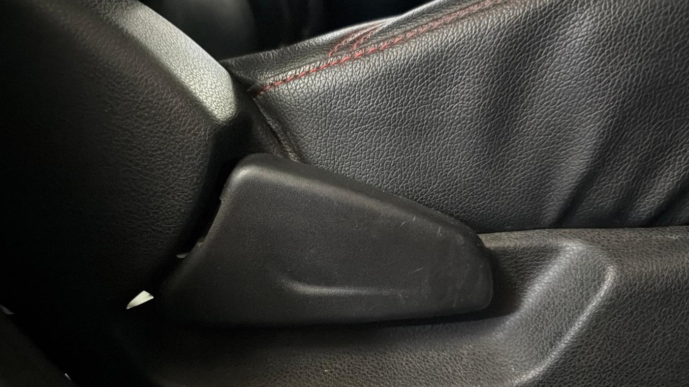 2019 Renault Kwid RXL, Petrol, Manual, 22,909 km, Driver Side Adjustment Panel