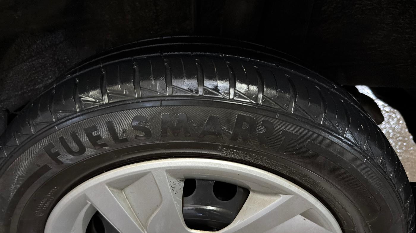 2019 Renault Kwid RXL, Petrol, Manual, 22,909 km, Left Rear Tyre Tread