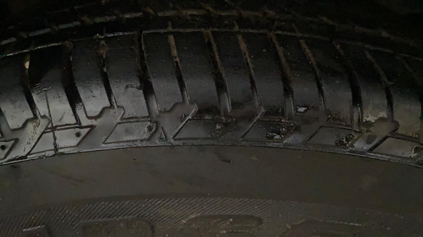 2021 Mahindra Scorpio S5, Diesel, Manual, 89,956 km, Left Front Tyre Tread