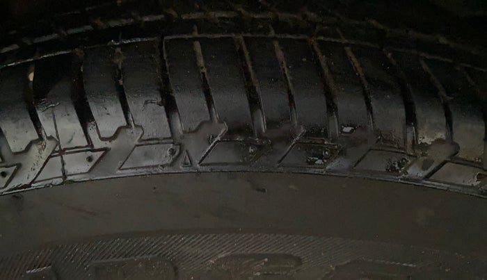 2021 Mahindra Scorpio S5, Diesel, Manual, 89,956 km, Left Front Tyre Tread