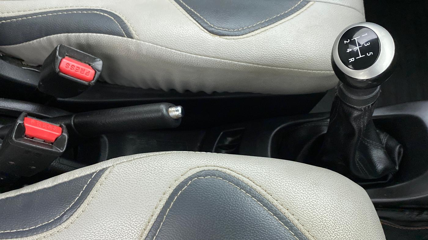 2014 Maruti Wagon R 1.0 VXI, Petrol, Manual, 82,151 km, Gear Lever