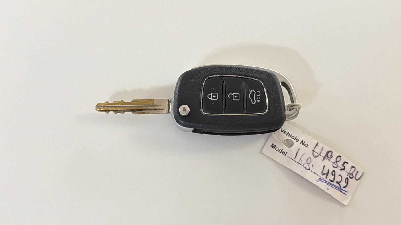 2020 Hyundai AURA S 1.2 CNG, CNG, Manual, 66,943 km, Key Close Up