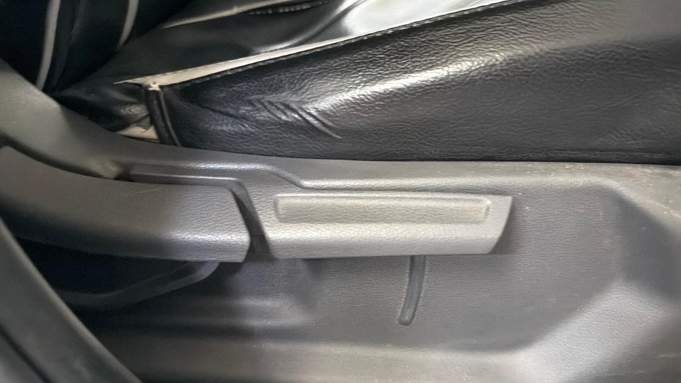 2020 Hyundai AURA S 1.2 CNG, CNG, Manual, 66,943 km, Driver Side Adjustment Panel
