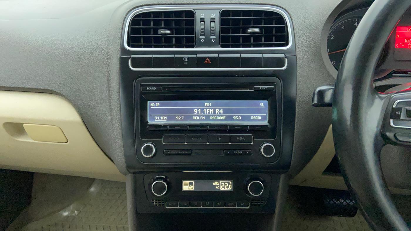 2012 Volkswagen Vento HIGHLINE PETROL AT, Petrol, Automatic, 67,139 km, Air Conditioner