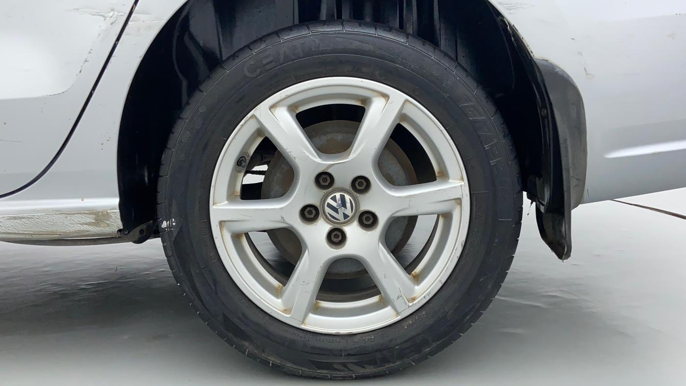 2012 Volkswagen Vento HIGHLINE PETROL AT, Petrol, Automatic, 67,139 km, Left Rear Wheel