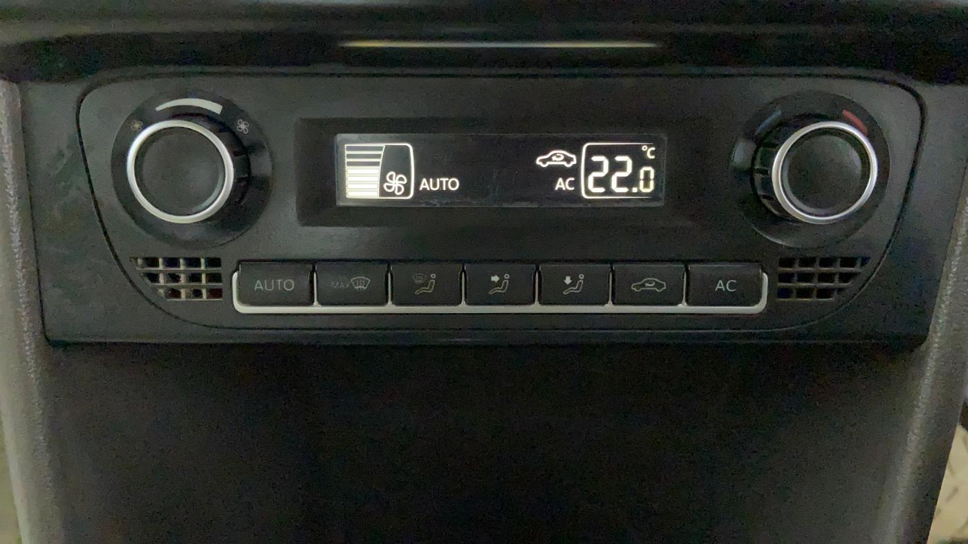 2012 Volkswagen Vento HIGHLINE PETROL AT, Petrol, Automatic, 67,139 km, Automatic Climate Control