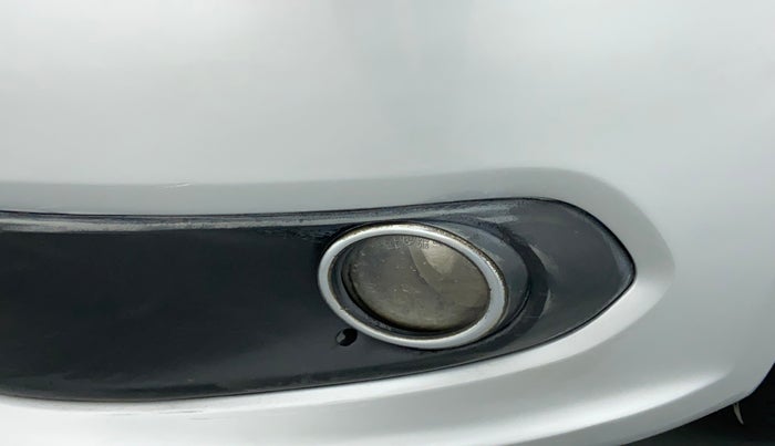 2012 Volkswagen Vento HIGHLINE PETROL AT, Petrol, Automatic, 67,139 km, Left fog light - Not working