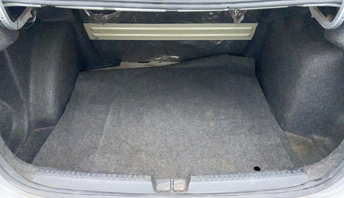 2012 Volkswagen Vento HIGHLINE PETROL AT, Petrol, Automatic, 67,139 km, Boot Inside