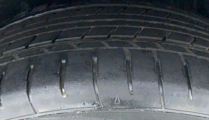 2012 Volkswagen Vento HIGHLINE PETROL AT, Petrol, Automatic, 67,139 km, Left Rear Tyre Tread