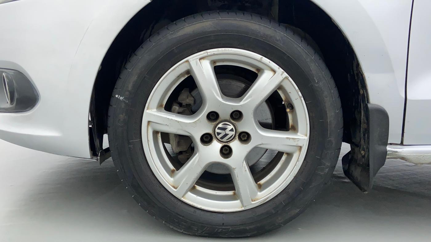 2012 Volkswagen Vento HIGHLINE PETROL AT, Petrol, Automatic, 67,139 km, Left Front Wheel
