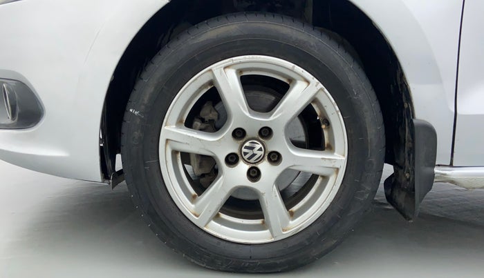 2012 Volkswagen Vento HIGHLINE PETROL AT, Petrol, Automatic, 67,139 km, Left Front Wheel