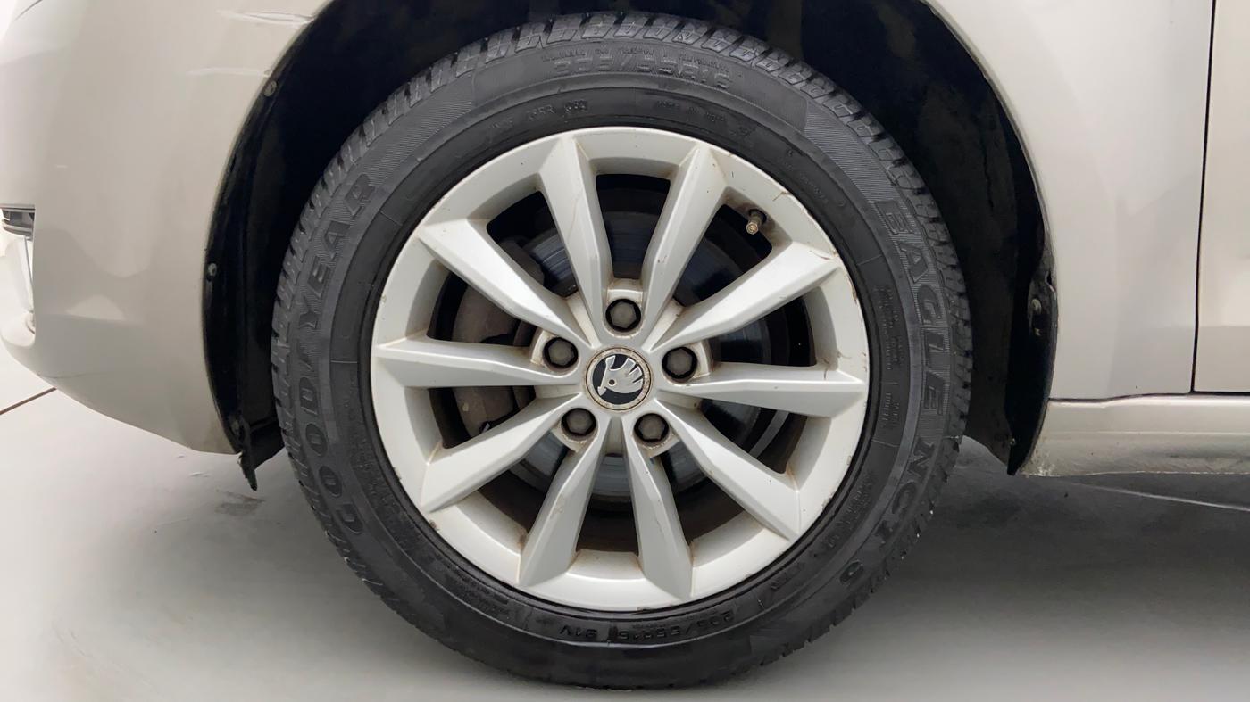 2014 Skoda Octavia AMBITION 2.0 TDI CR AT, Diesel, Automatic, 91,620 km, Left Front Wheel