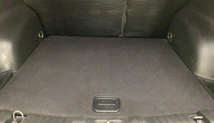 2017 Jeep Compass 2.0 LONGITUDE (O), Diesel, Manual, 63,836 km, Boot Inside