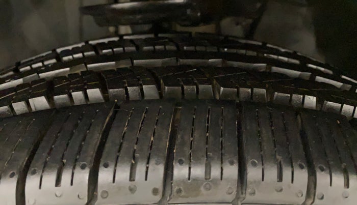 2017 Jeep Compass 2.0 LONGITUDE (O), Diesel, Manual, 63,836 km, Right Front Tyre Tread