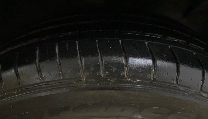 2023 KIA SELTOS HTK PLUS 1.5 IMT, Petrol, Manual, 28,939 km, Right Front Tyre Tread