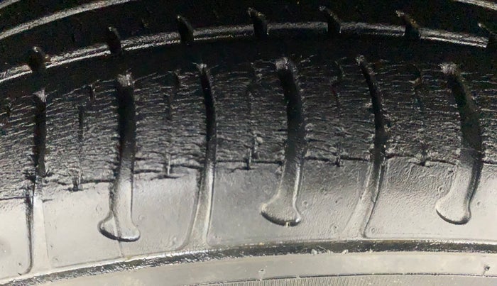 2018 Tata TIAGO NRG PETROL, Petrol, Manual, 20,317 km, Left Front Tyre Tread