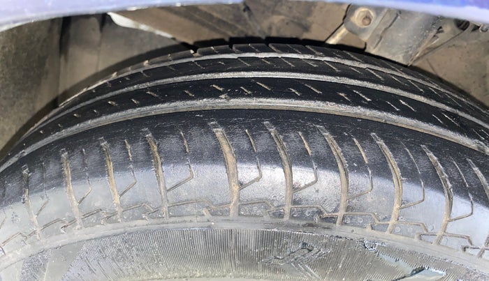 2021 Maruti Swift VXI, Petrol, Manual, 24,780 km, Left Front Tyre Tread