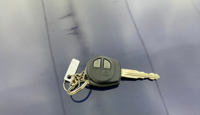 2021 Maruti Swift VXI, Petrol, Manual, 24,780 km, Key Close Up