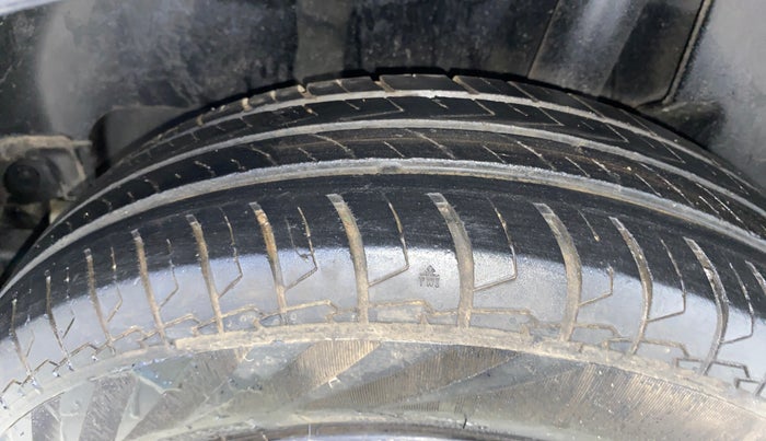 2021 Maruti Swift VXI, Petrol, Manual, 24,780 km, Left Rear Tyre Tread