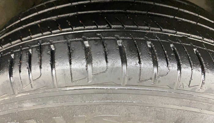 2021 Hyundai VENUE S+ 1.2, Petrol, Manual, 45,813 km, Right Front Tyre Tread