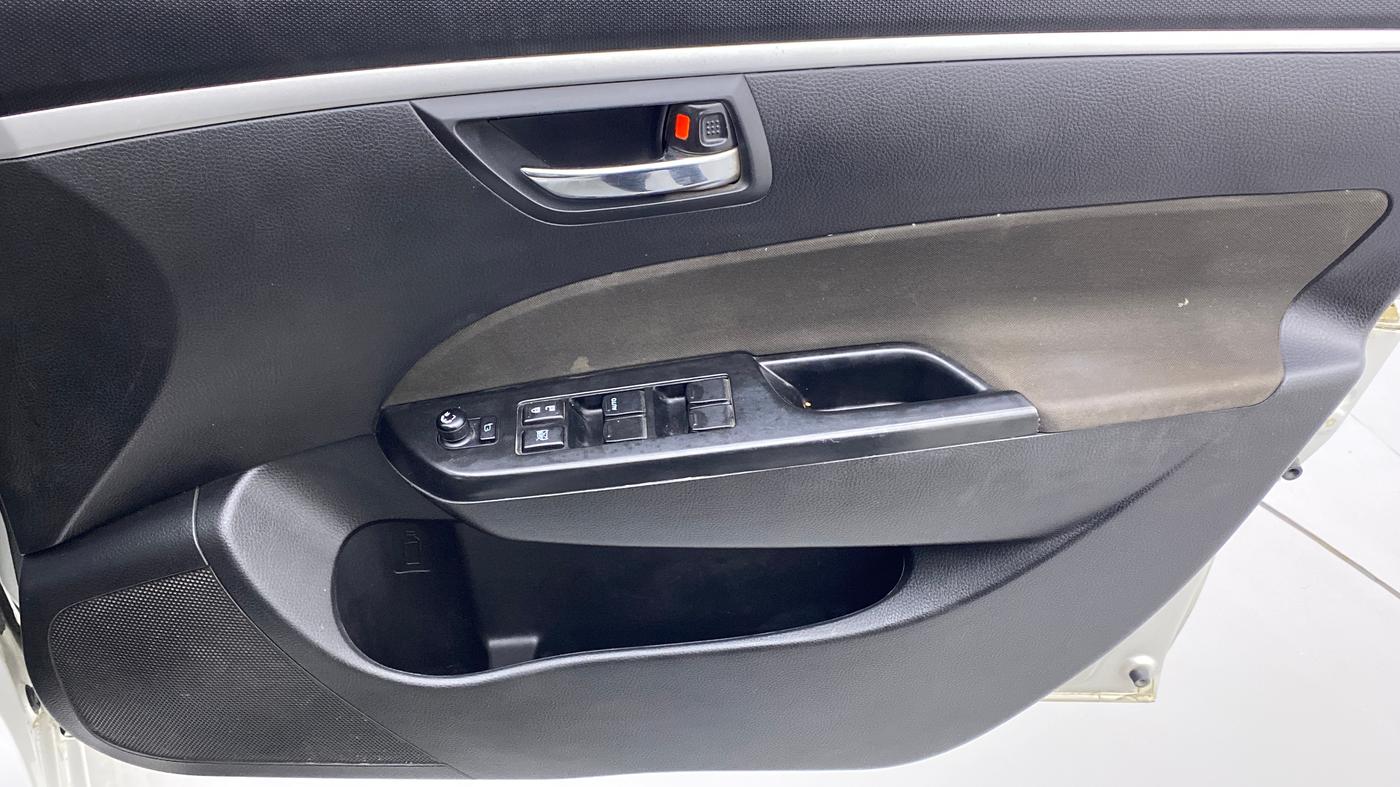 2017 Maruti Swift VXI, Petrol, Manual, 36,836 km, Driver Side Door Panels Control
