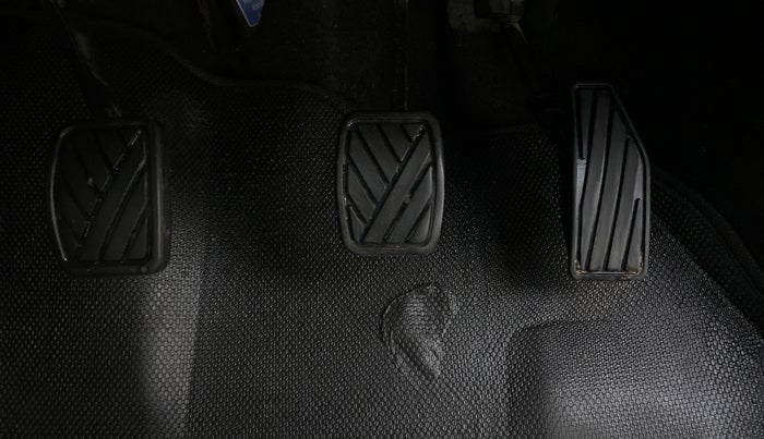 2019 Maruti Swift ZXI, CNG, Manual, 41,125 km, Pedals