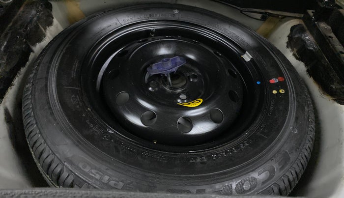 2019 Maruti Swift ZXI, CNG, Manual, 41,125 km, Spare Tyre